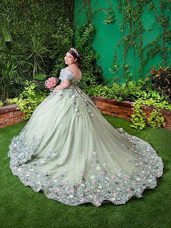 5558 #6004 ILIANA LOPEZ (XV)