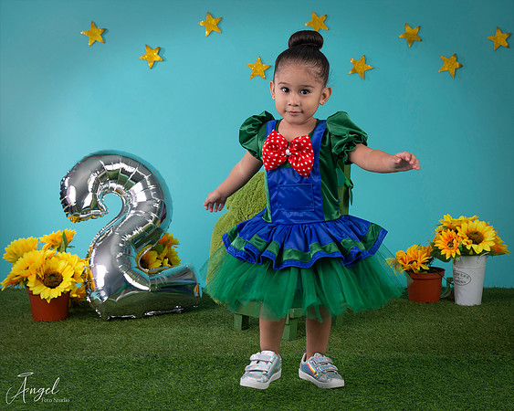 8x10 PAULINA REQUENES #26673 -9633