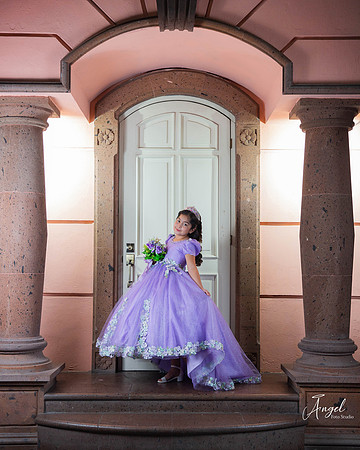 8X10 #26138 EDITH CISNEROS-5137