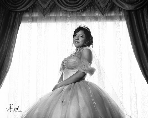 8X10 YAHAIRA YAZMIN #26628-7785