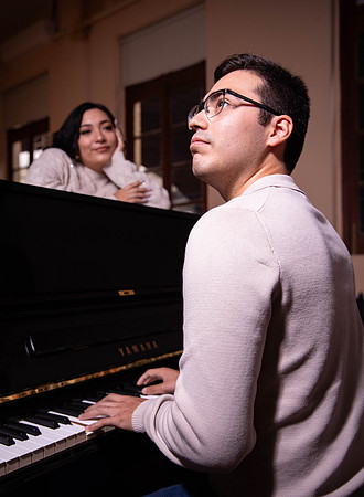 #3025 ESTRELLA MONSERRAT (PAREJA INFORMAL ROMANCE LOC. ESCUELA MÚSICA) BENJI _MG_4888
