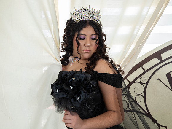 #26889 MARTHA RUTH (XV MORADO)-8150
