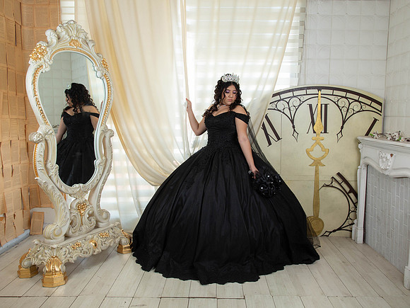 #26889 MARTHA RUTH (XV MORADO)-8147
