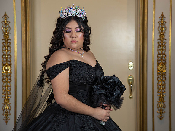#26889 MARTHA RUTH (XV MORADO)-8179
