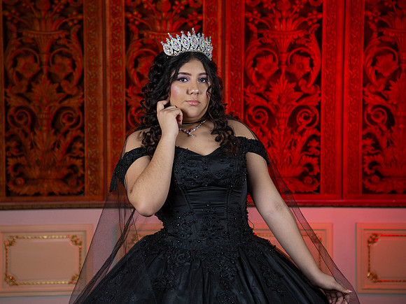 #26889 MARTHA RUTH (XV MORADO)-8197