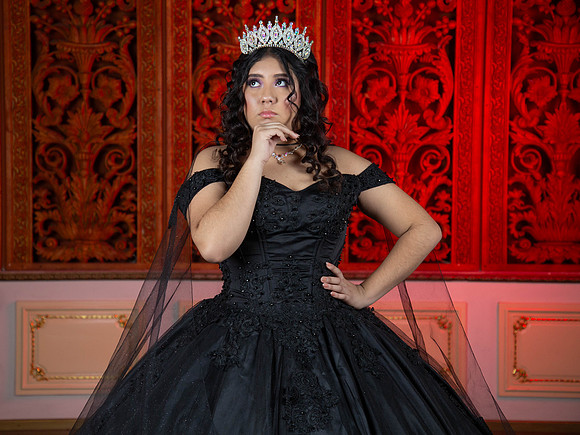 #26889 MARTHA RUTH (XV MORADO)-8200