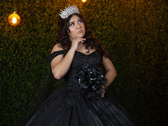 #26889 MARTHA RUTH (XV MORADO)-8225