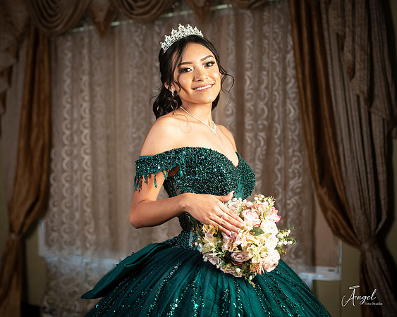 8X10 #27292 ELIZABETH LEIJA -9198