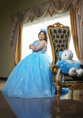 6x8.5 #25212 ELIZABETH HERNANDEZ-0585