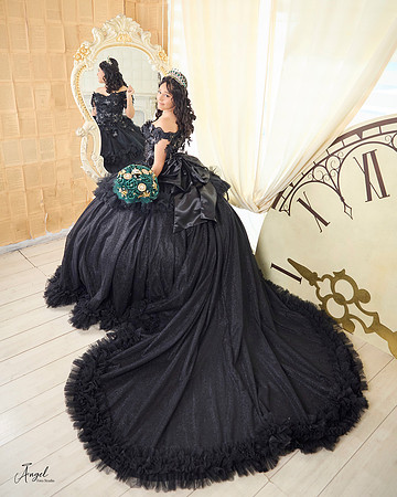 8X10 MAYRA DELGADO #26847_CRE9976