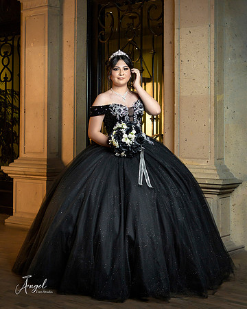 8X10 #27186 MARIA VAZQUEZ (XV FORMAL)-9099