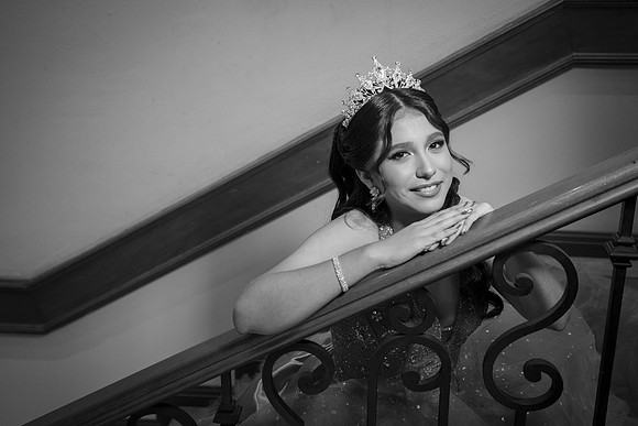 #27794 DANIELA CAVAZOS (XV FORMAL)-1970