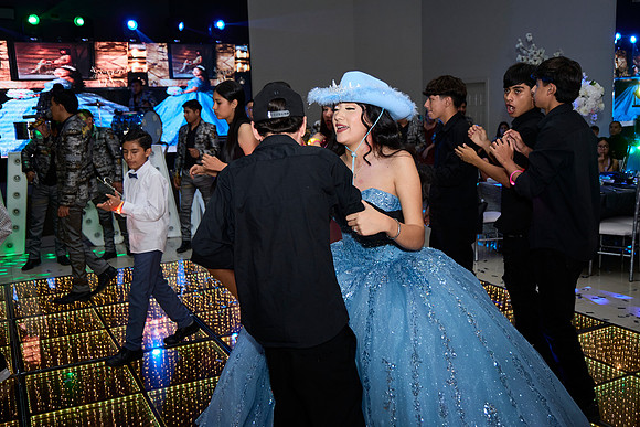 _HA_1370--CAMILA--