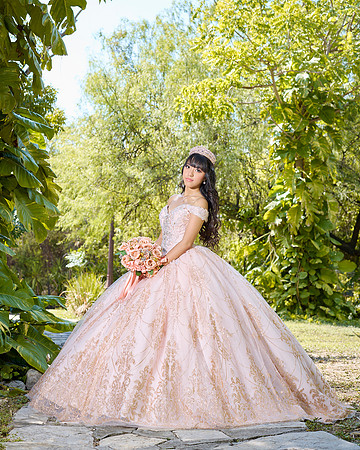 8X10 #27259 REYNA HERNANDEZ_AVL2874
