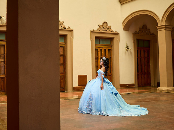 #27311 CRISTINA ZUÑIGA (XV FORMAL PALACIO)_BAM0945