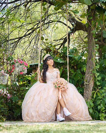 8X10 #27259 REYNA HERNANDEZ_AVL2929