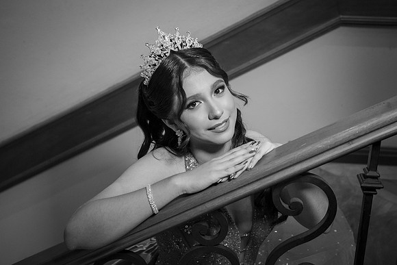 #27794 DANIELA CAVAZOS (XV FORMAL)-1968