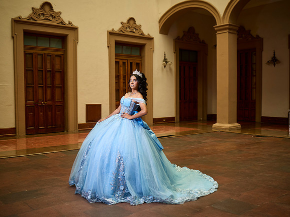 #27311 CRISTINA ZUÑIGA (XV FORMAL PALACIO)_BAM0953