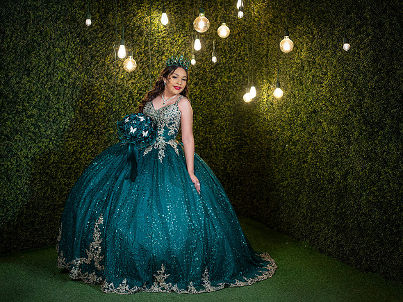 VERONICA FLORES #25812-1147