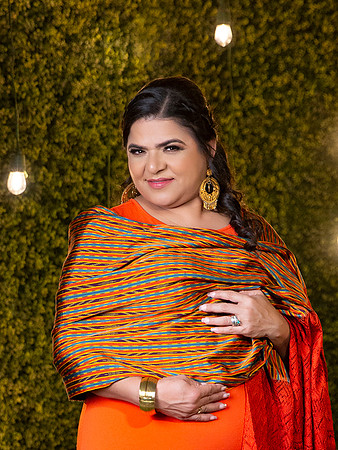 #25834 GUILLERMINA ALVAREZ-8703