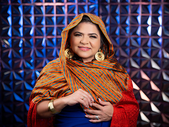 #25834 GUILLERMINA ALVAREZ-8686