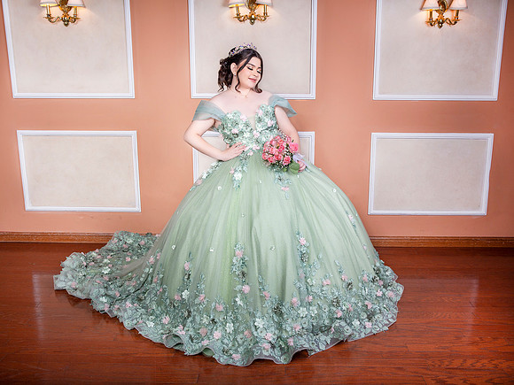 5515 #6004 ILIANA LOPEZ (XV)