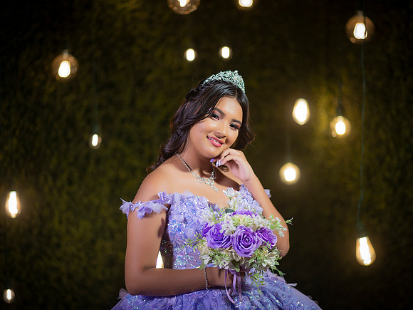 VALERIA OVALLE #25392-8384