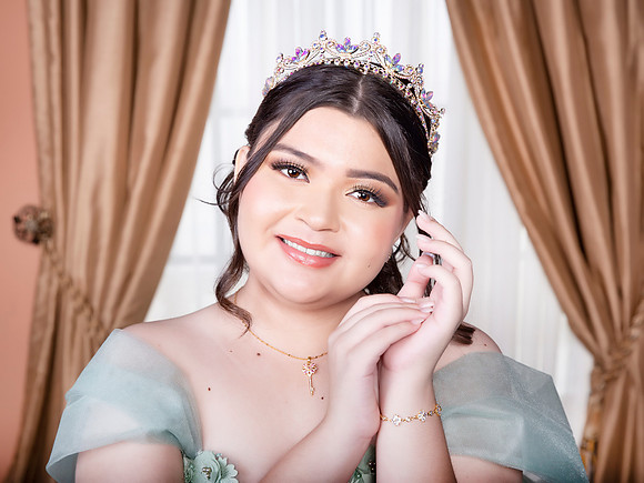 5545 #6004 ILIANA LOPEZ (XV)