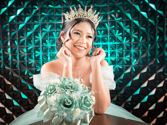 #25867 STEPHANIE CORTES (XV) ISAAC-7050