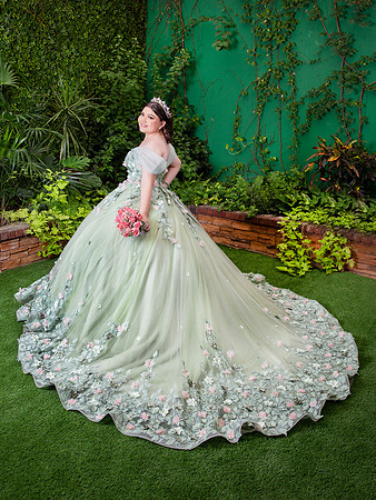 5568 #6004 ILIANA LOPEZ (XV)