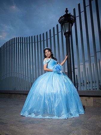 #25971 REYNA HDZ (XV) -8185