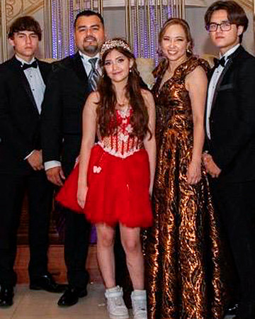 # 26127 laura quintanilla 8x10 dalia